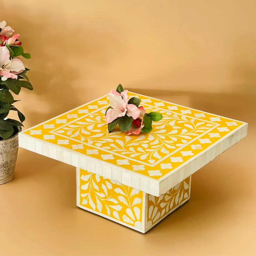 Bone inlay cake stand Bone inlay cake stand with pink floral pattern